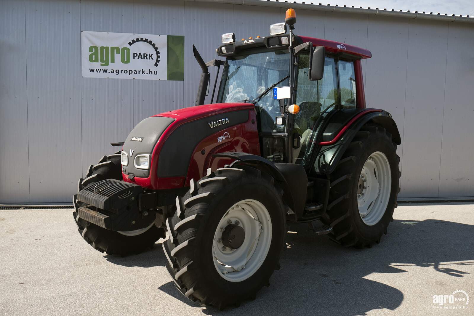 Valtra N111C 8831 üzemórás (8831 hours) - AGROPARK - Value in Agriculture