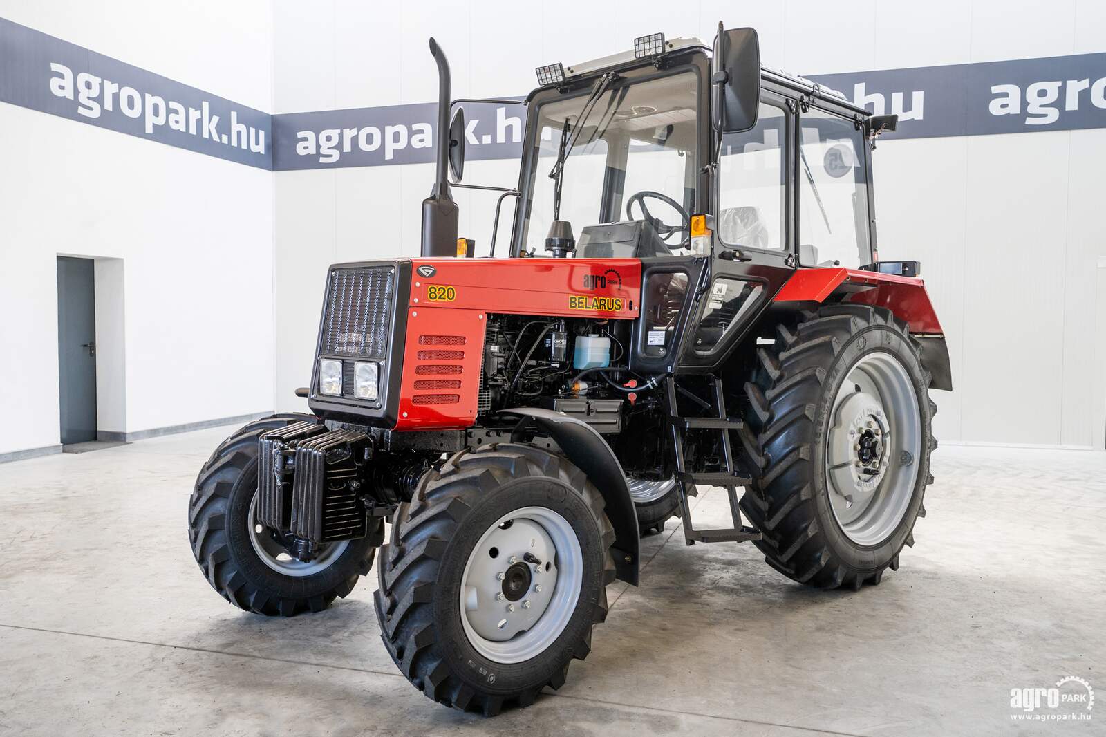 J MTZ 820 Piros Rendsz mos AGROPARK Case Claas John Deere New j-mtz-820-piros-rendsz-mos-agropark-case-claas-john-deere-new