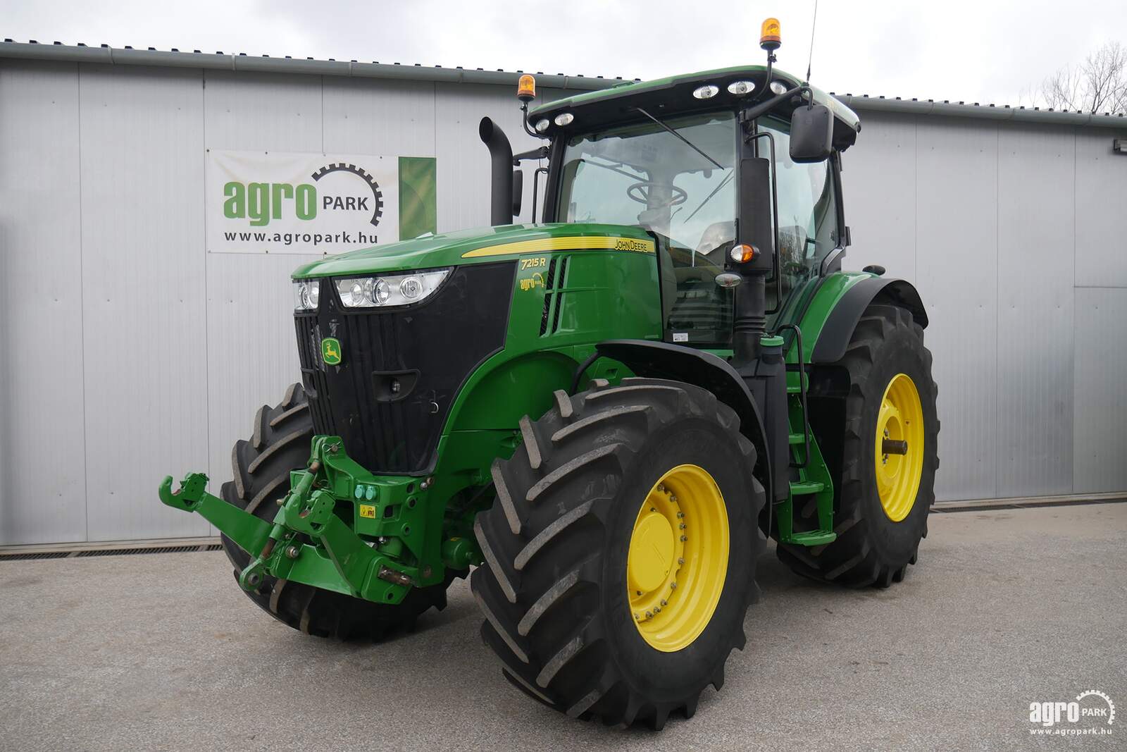 John Deere 7215R TLS 939 üzemórás (939 hours) - AGROPARK - Value in  Agriculture